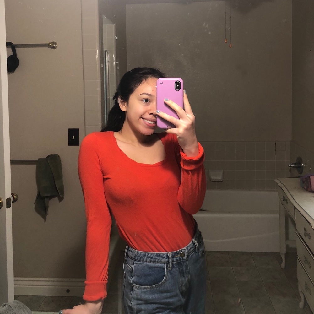 reddish orange top